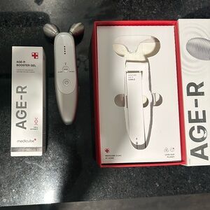 Medicube Age-R Derma EMS Shot with brand New booster gel